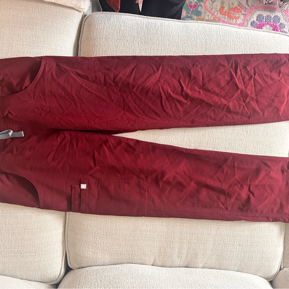 Figs Maroon Scrub Set - Picture 5 of 7